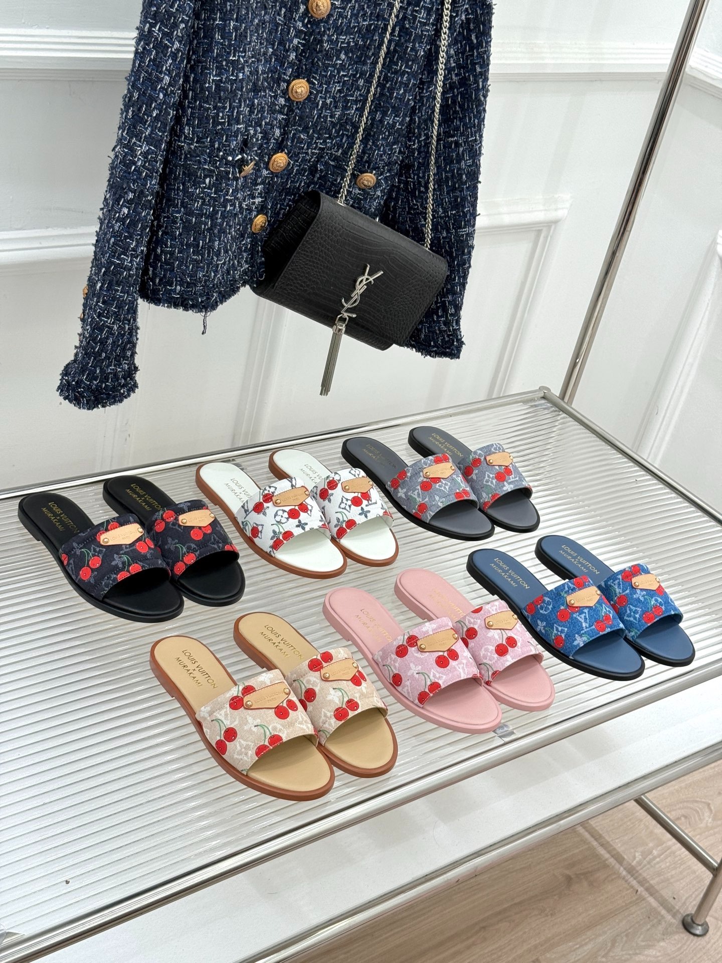 루*비통 25ss 신상 체리 힐 슬리퍼