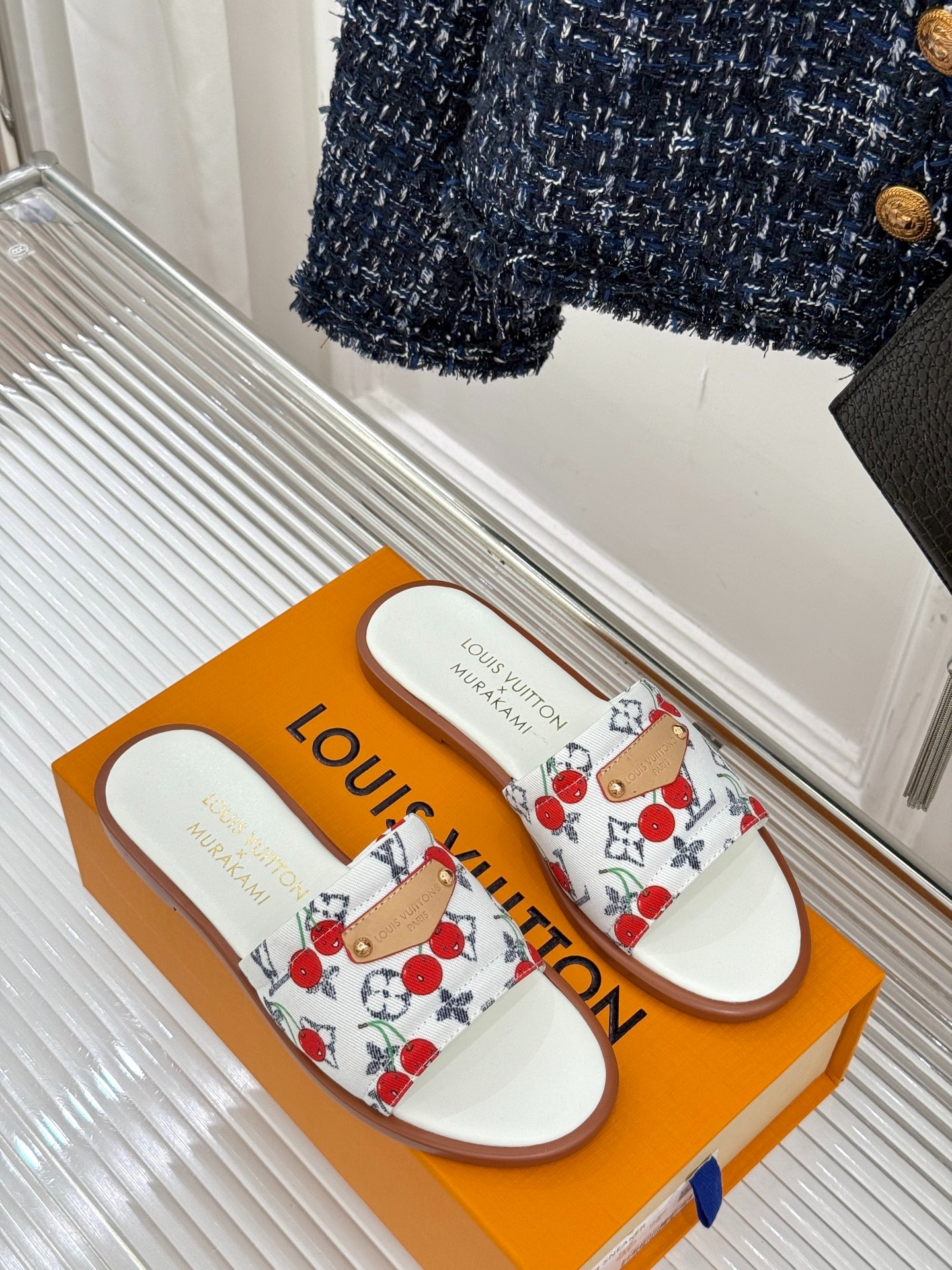 루*비통 25ss 신상 체리 힐 슬리퍼