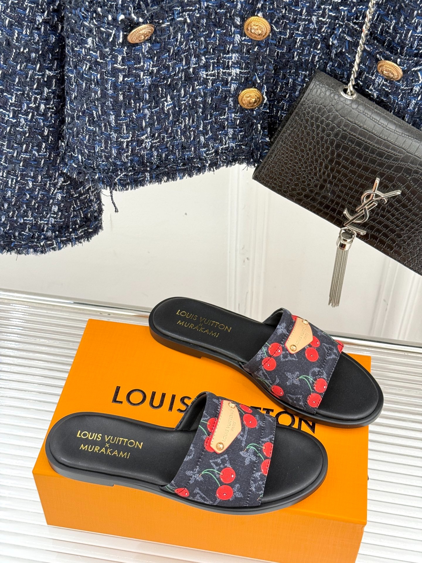 루*비통 25ss 신상 체리 힐 슬리퍼