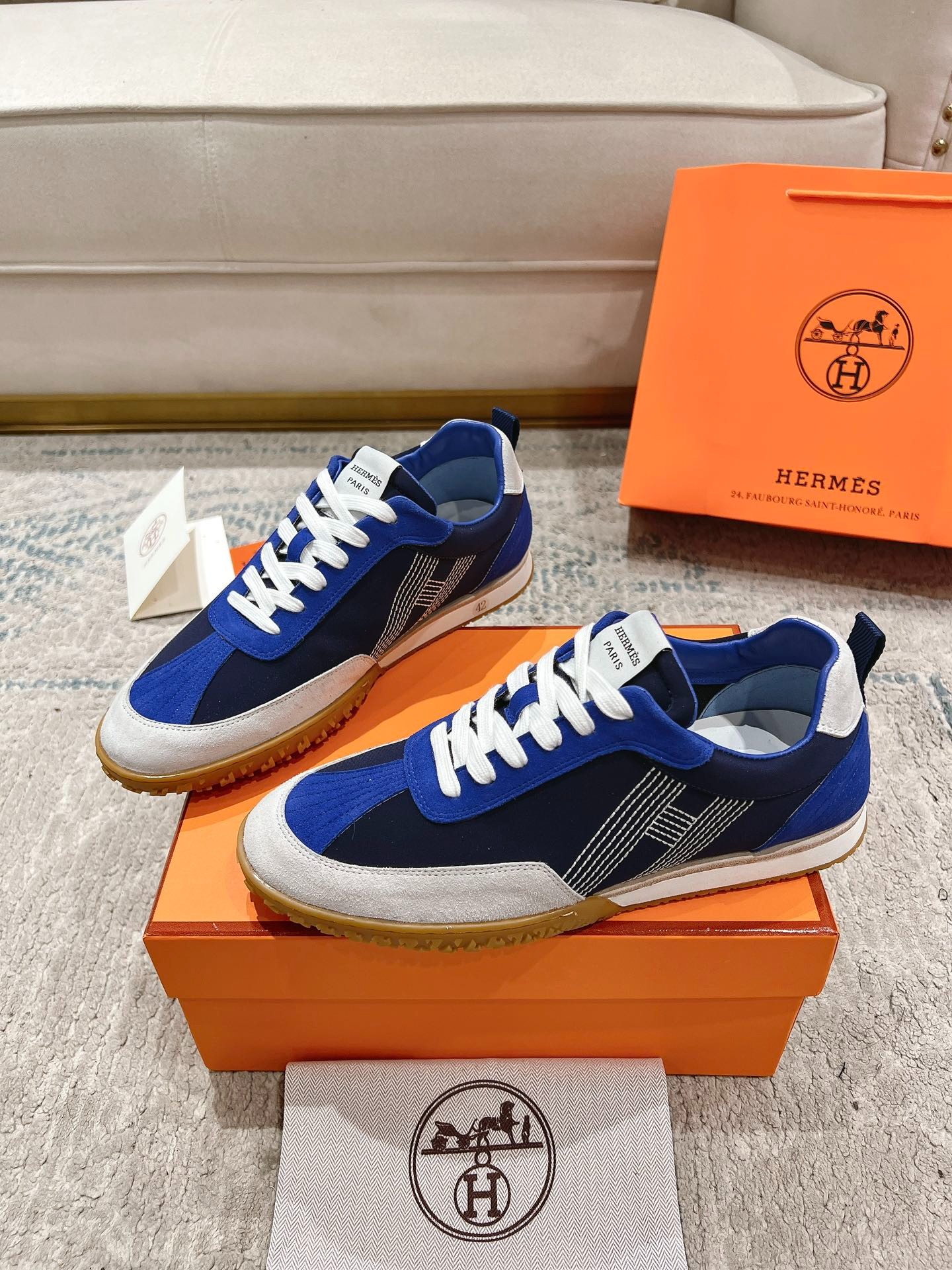 에*메스 스니커즈