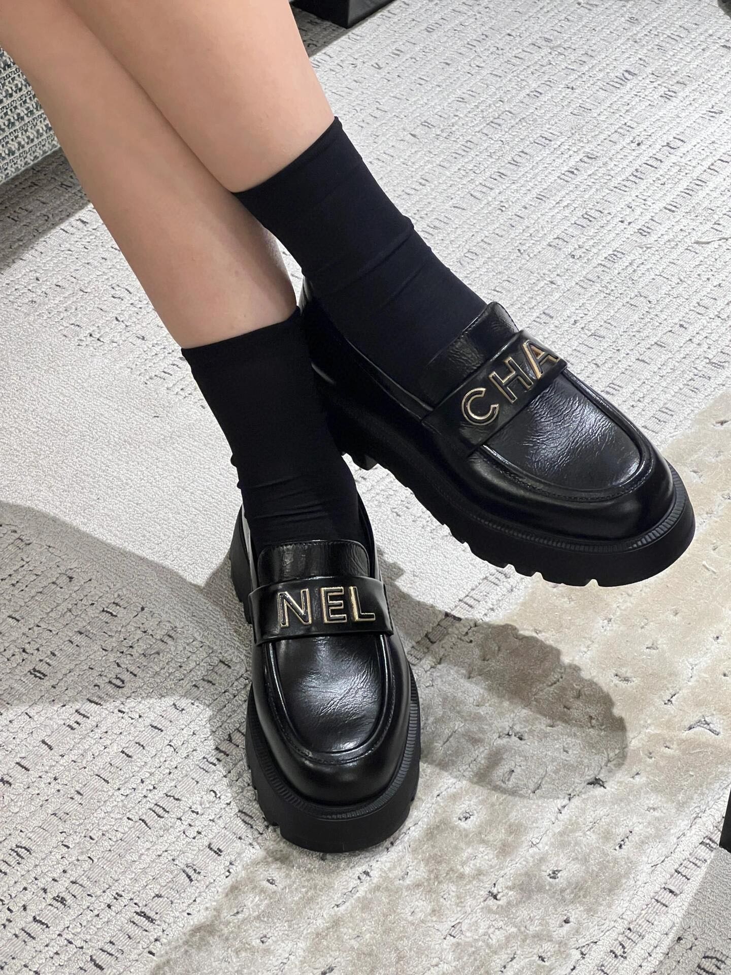 샤* 신상 레터링 로퍼