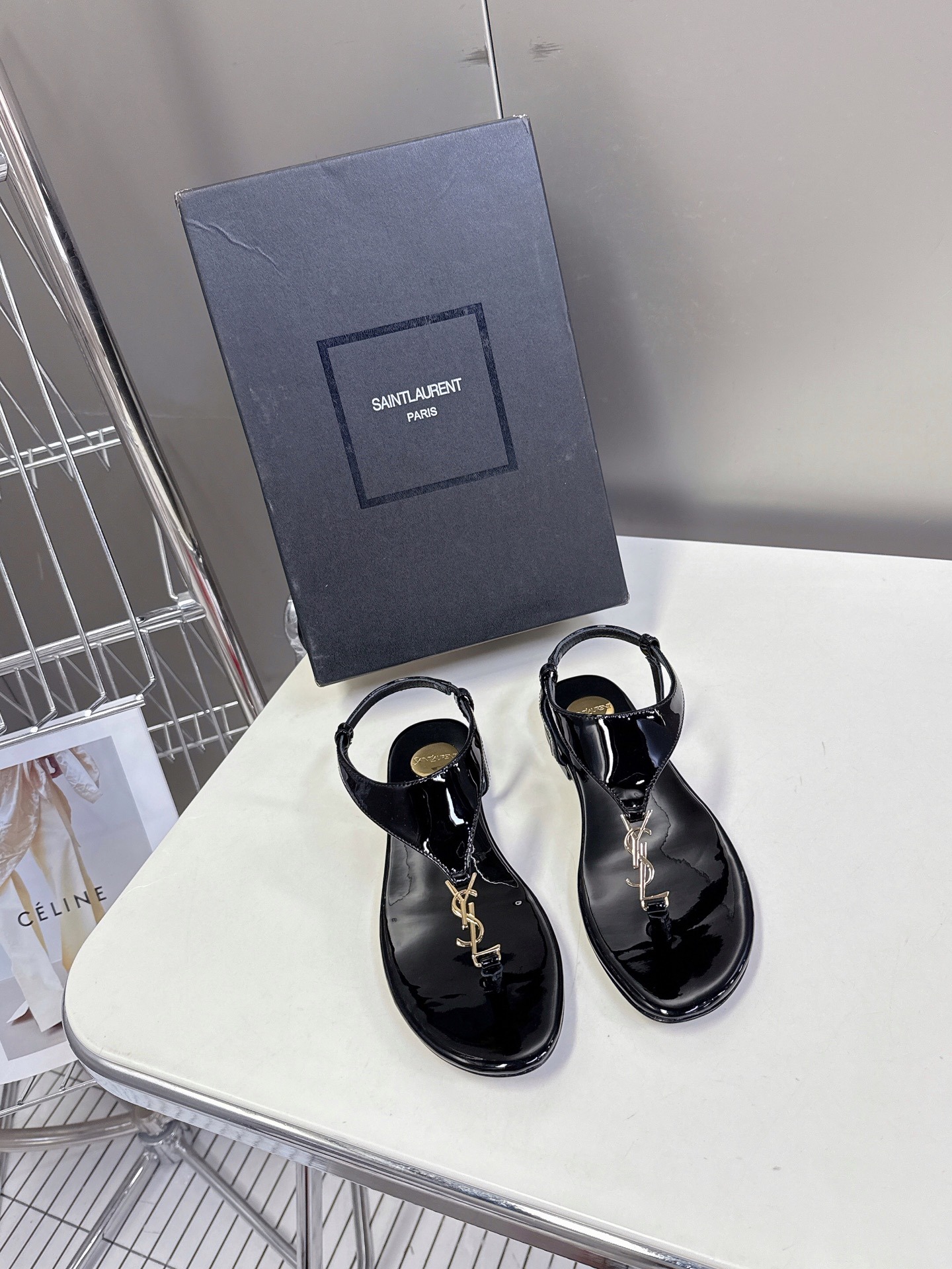 입*로랑 클래식 샌들