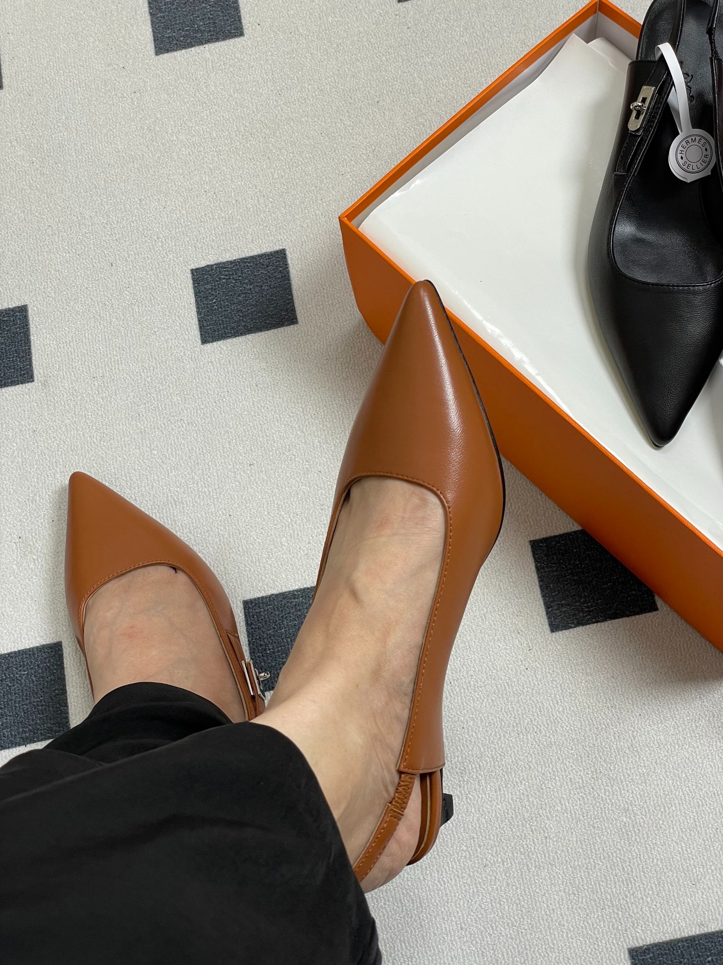 에*메스 25s봄여름 신상 버클힐 샌들