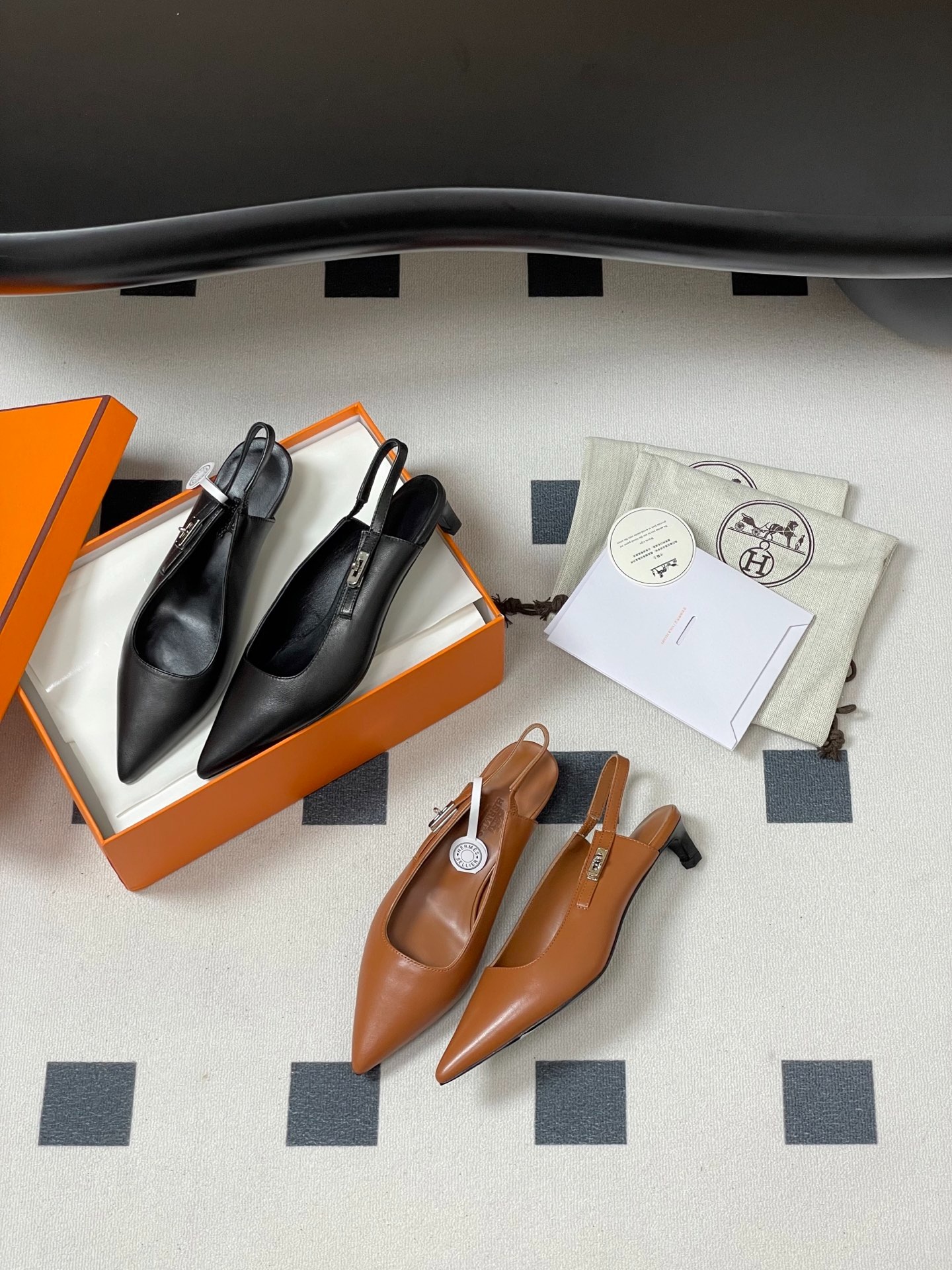 에*메스 25s봄여름 신상 버클힐 샌들