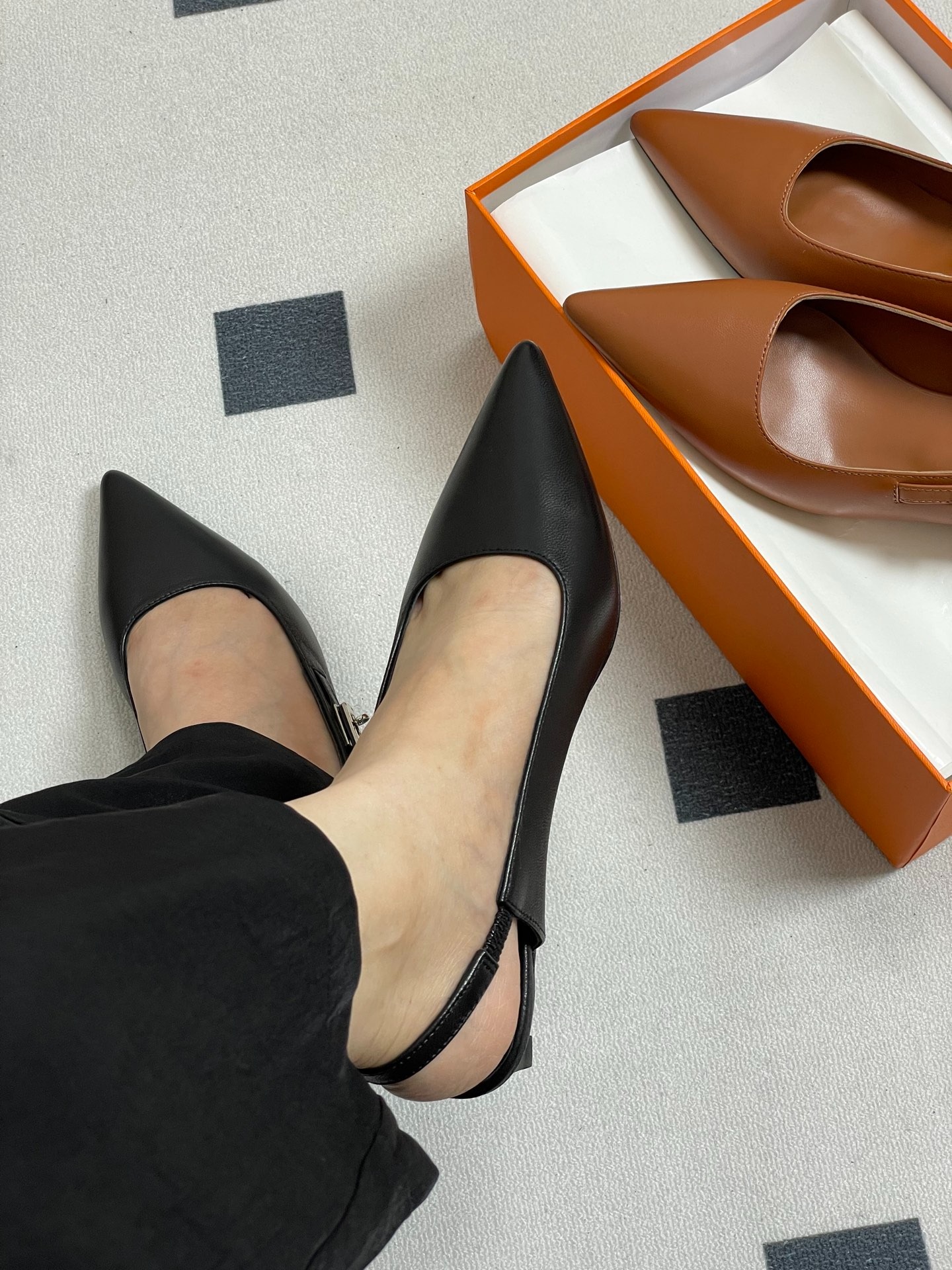 에*메스 25s봄여름 신상 버클힐 샌들