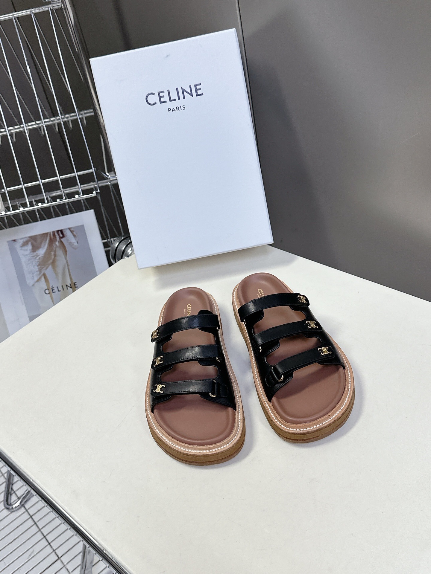 셀린느 신상품 빈티지 로마 슬리퍼