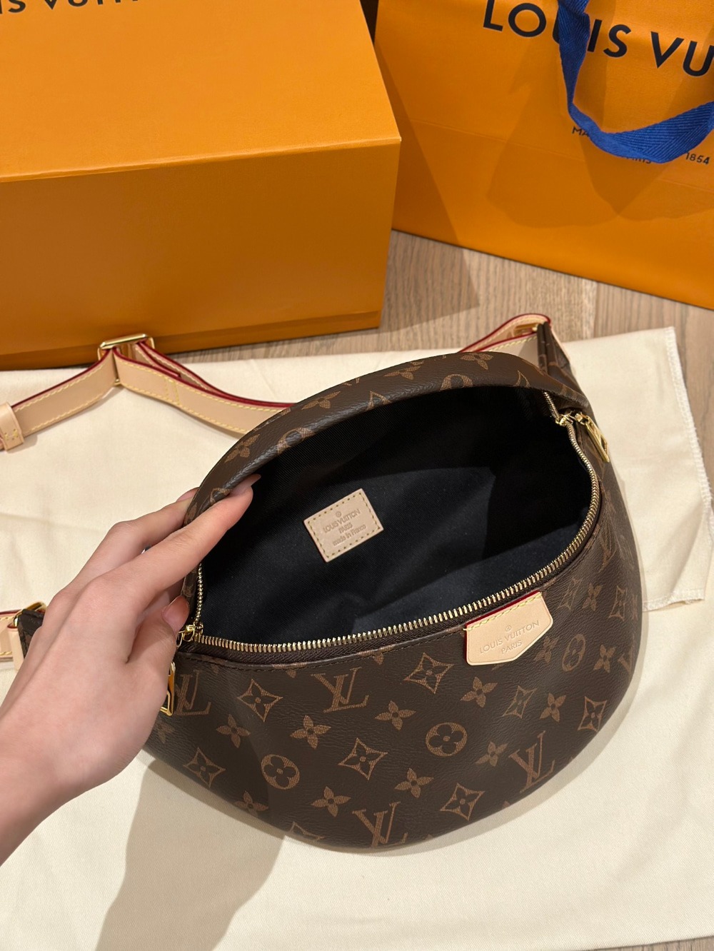 루이비* 모노그램 범백 힙색 M43644 