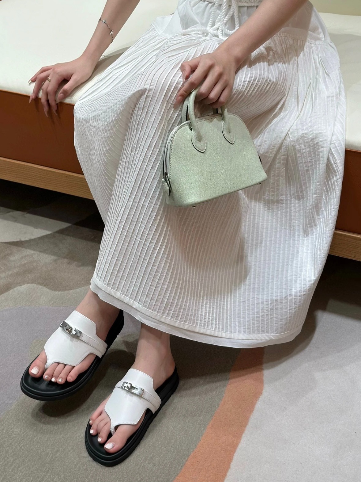 에*메스 엠파이어 슬리퍼 커플 슬립온