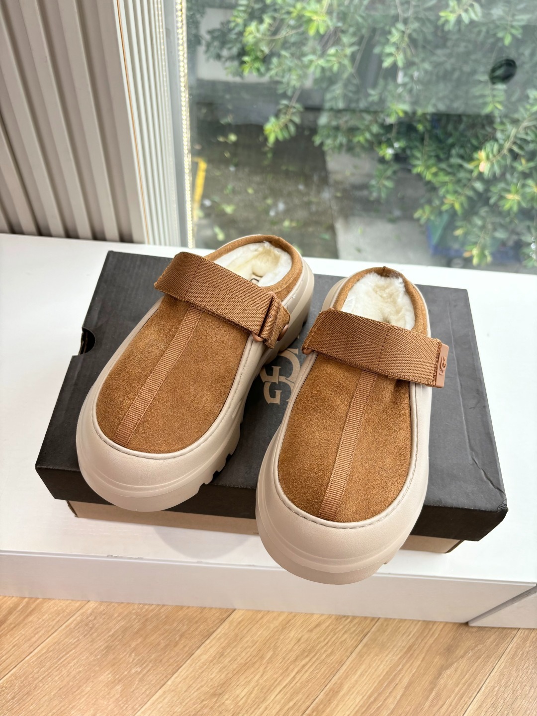 어* 신상 가죽 슬리퍼