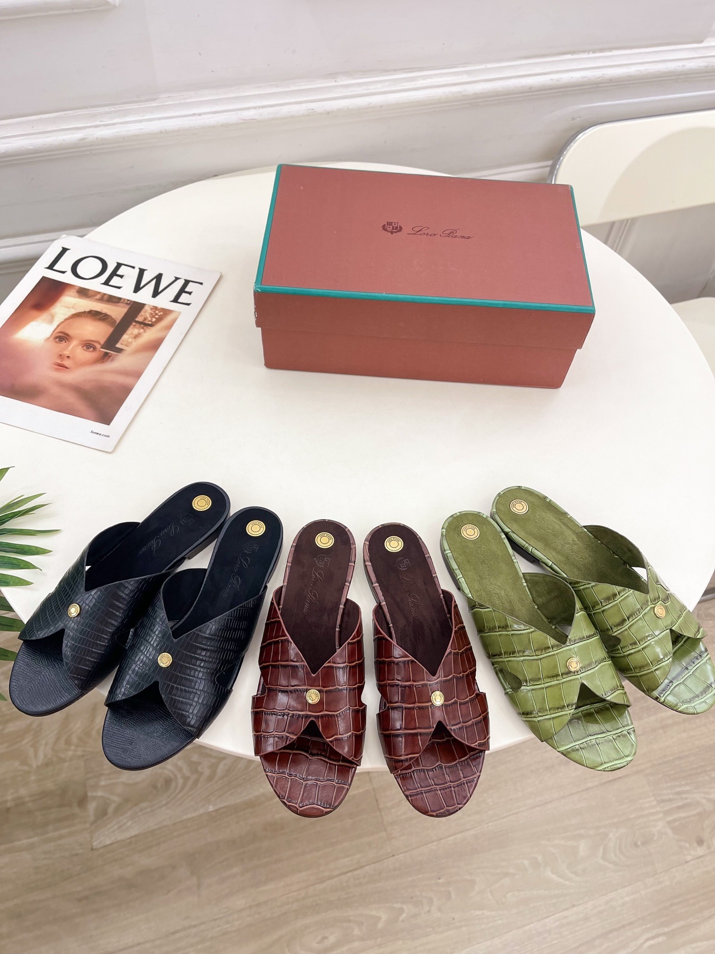 로*피아나 25 봄여름 신상 베라 여성 슬리퍼