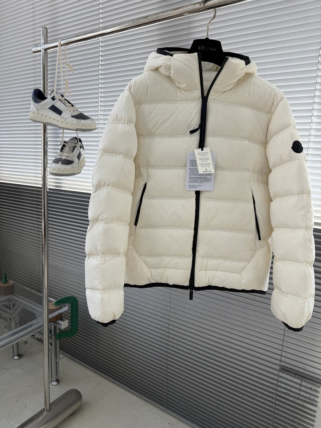 몽*레르 가르디 후드 쇼트 다운 재킷