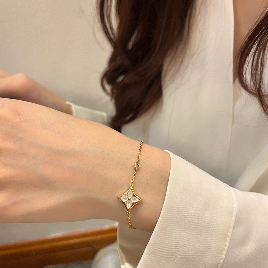 루*비통 플라워 브레이슬릿