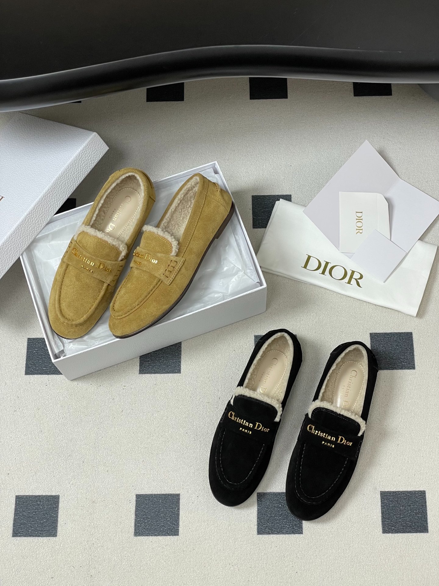 디* 신상 양털 로퍼