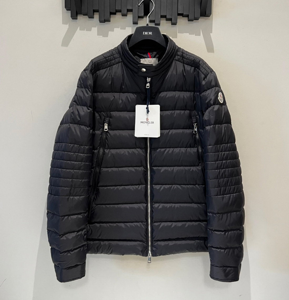 몽클레어 아미오 남성 숏 다운 패딩 자켓