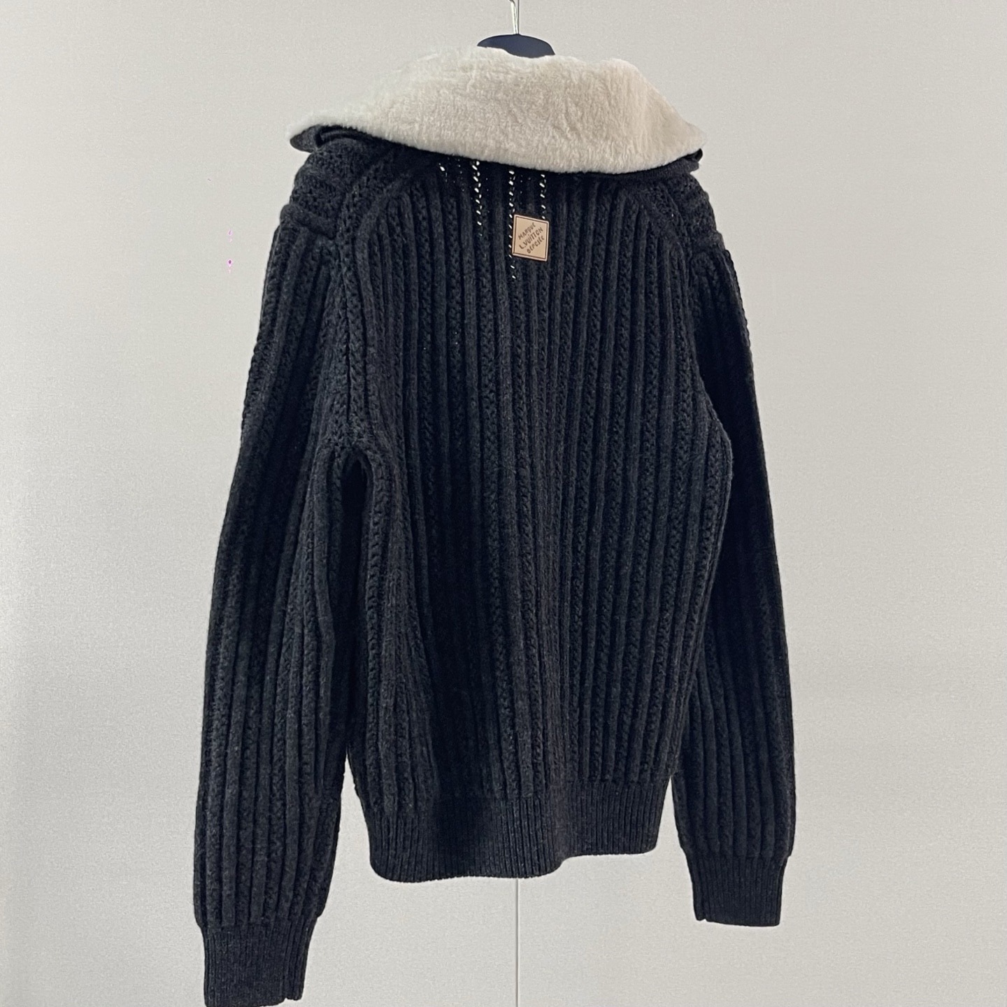 루*비통 26ss 신상 터틀넥 울 니트 코트