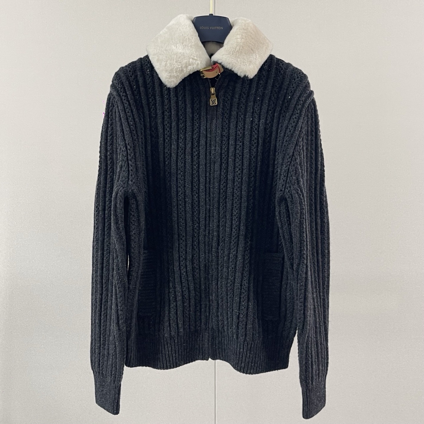 루*비통 26ss 신상 터틀넥 울 니트 코트