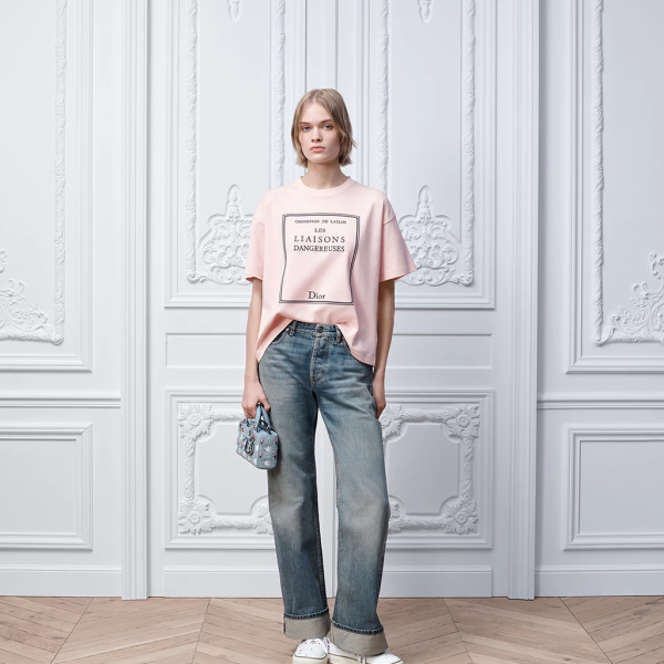 디올 북 커버 오버사이즈 크롭 티셔츠