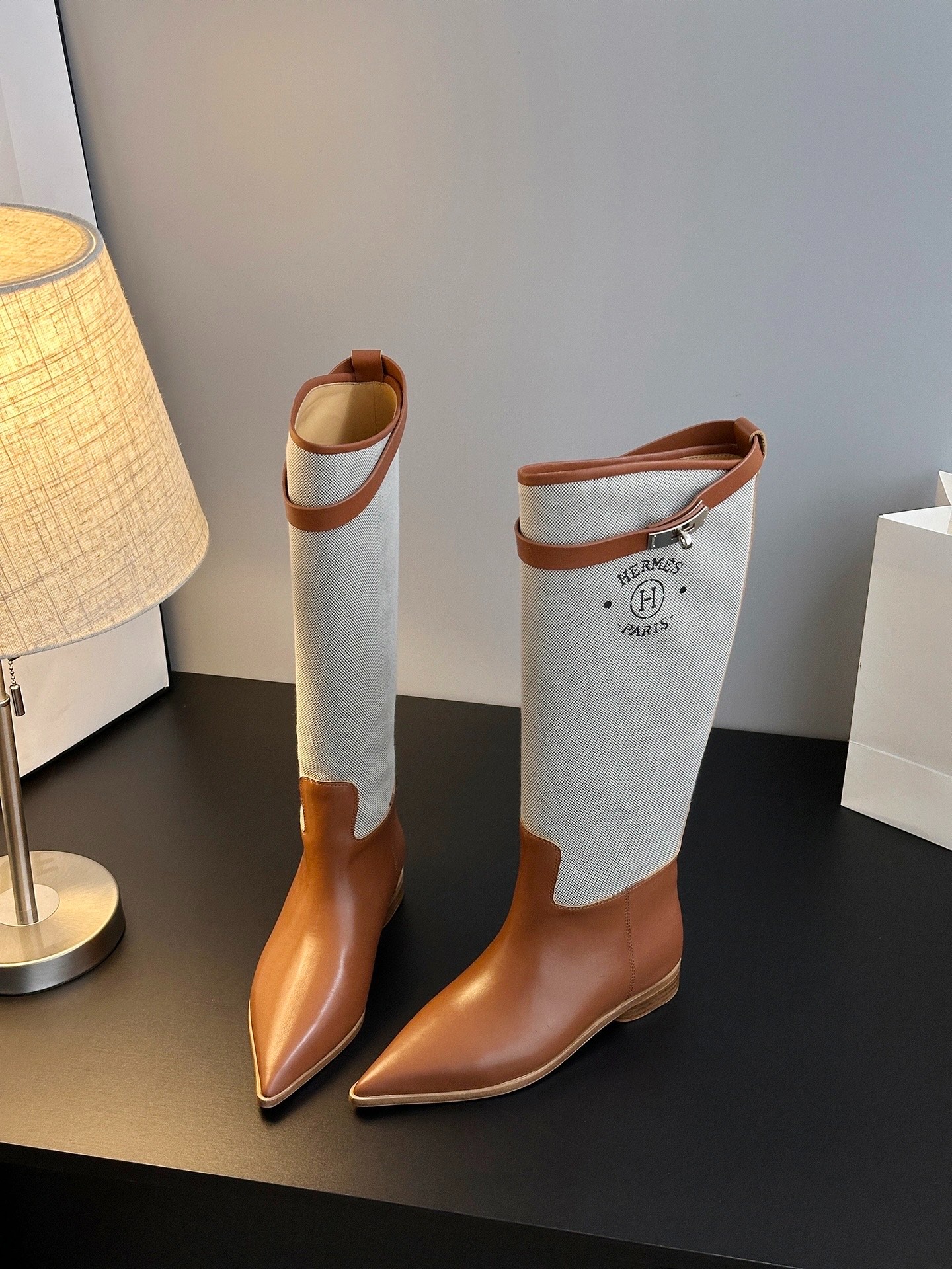 에*메스 신상 켈리 버클 라이더부츠