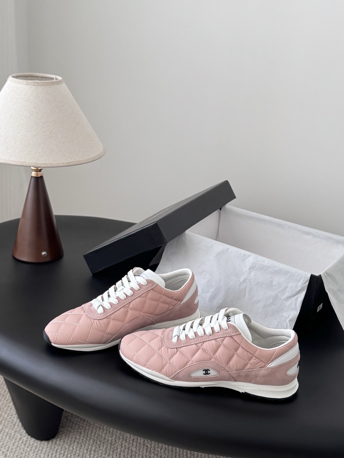 샤* 25C 뉴 퀼팅 스니커즈