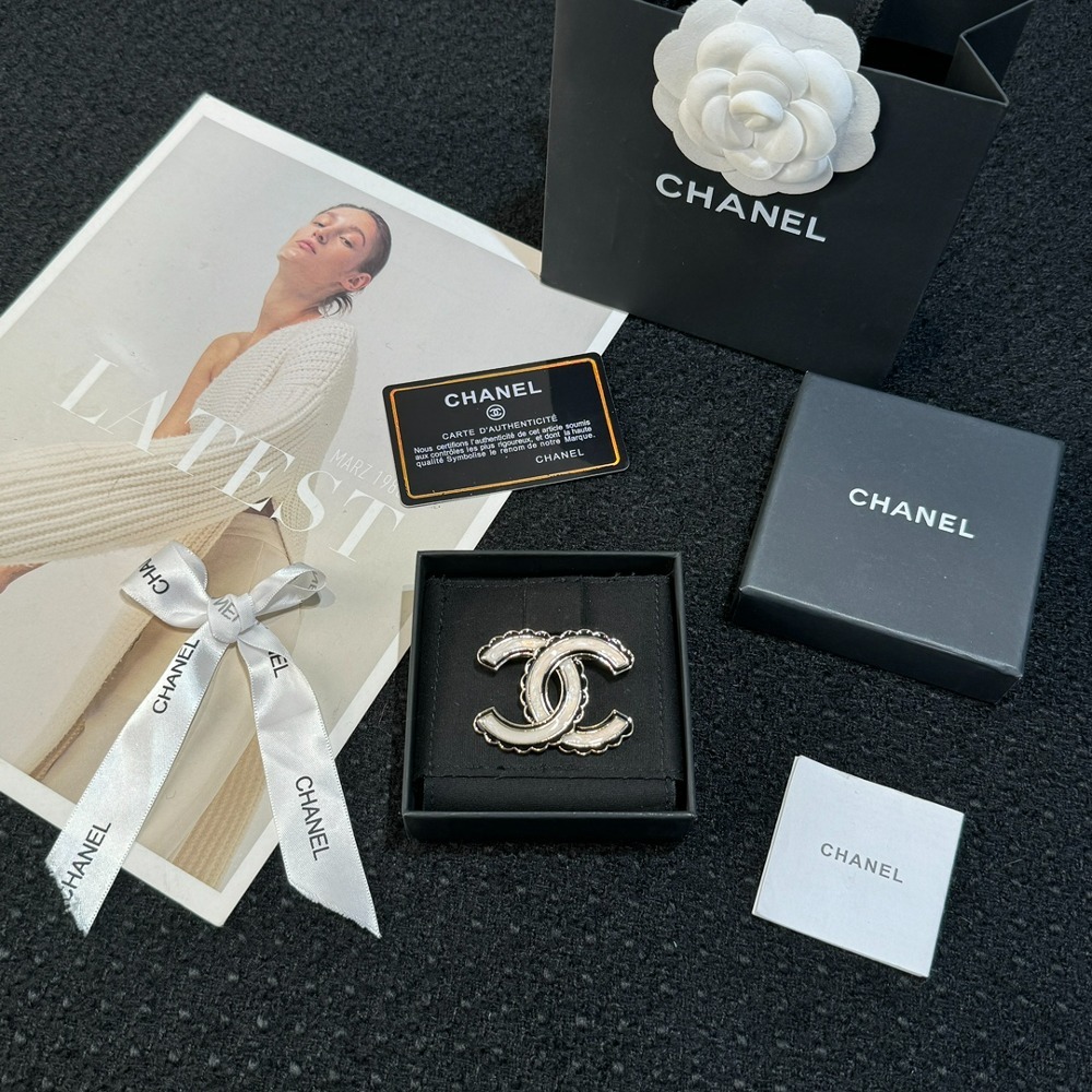 샤*넬 더블c 브로치