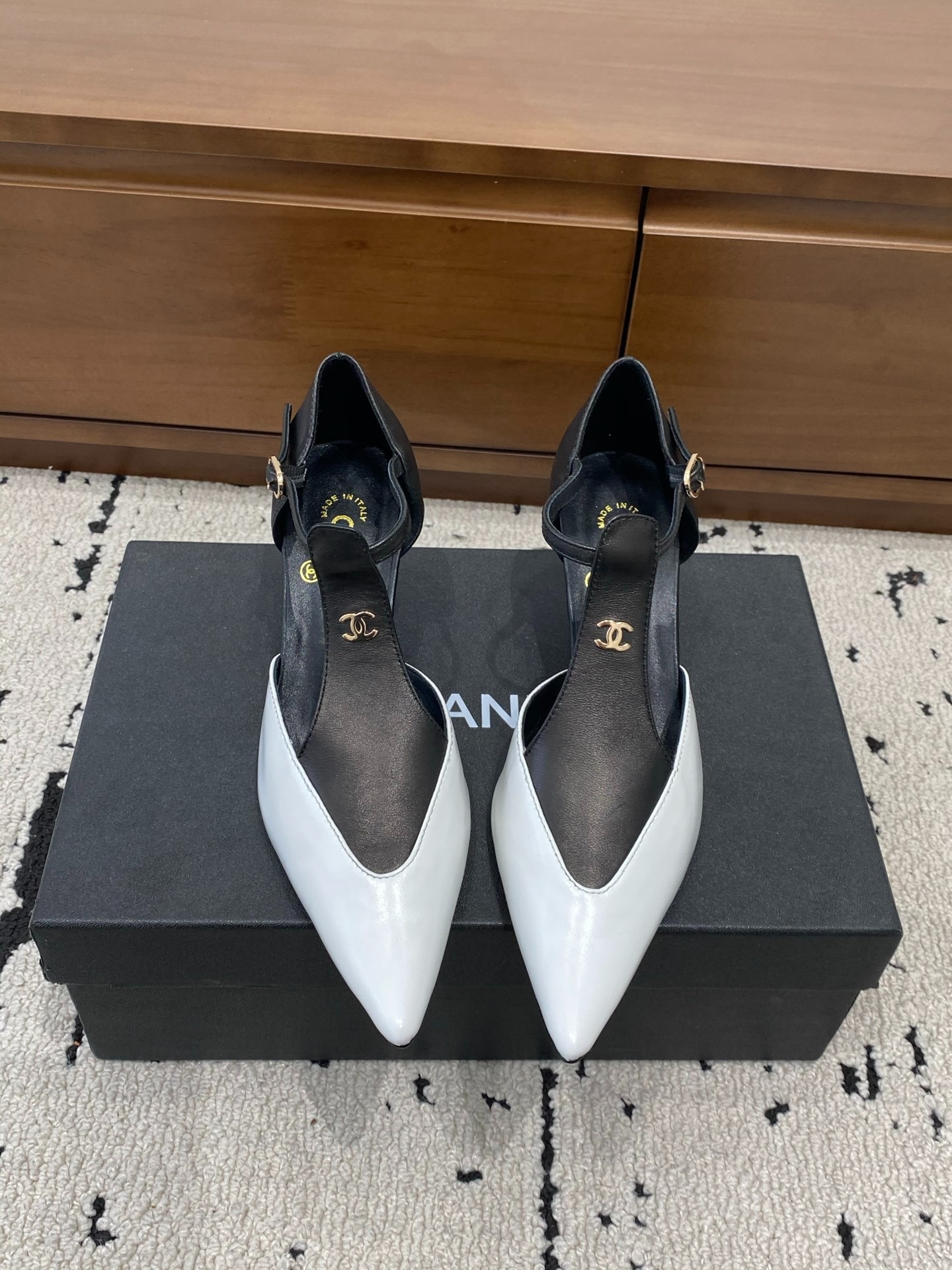 샤* 26 스틸레토 펌프스