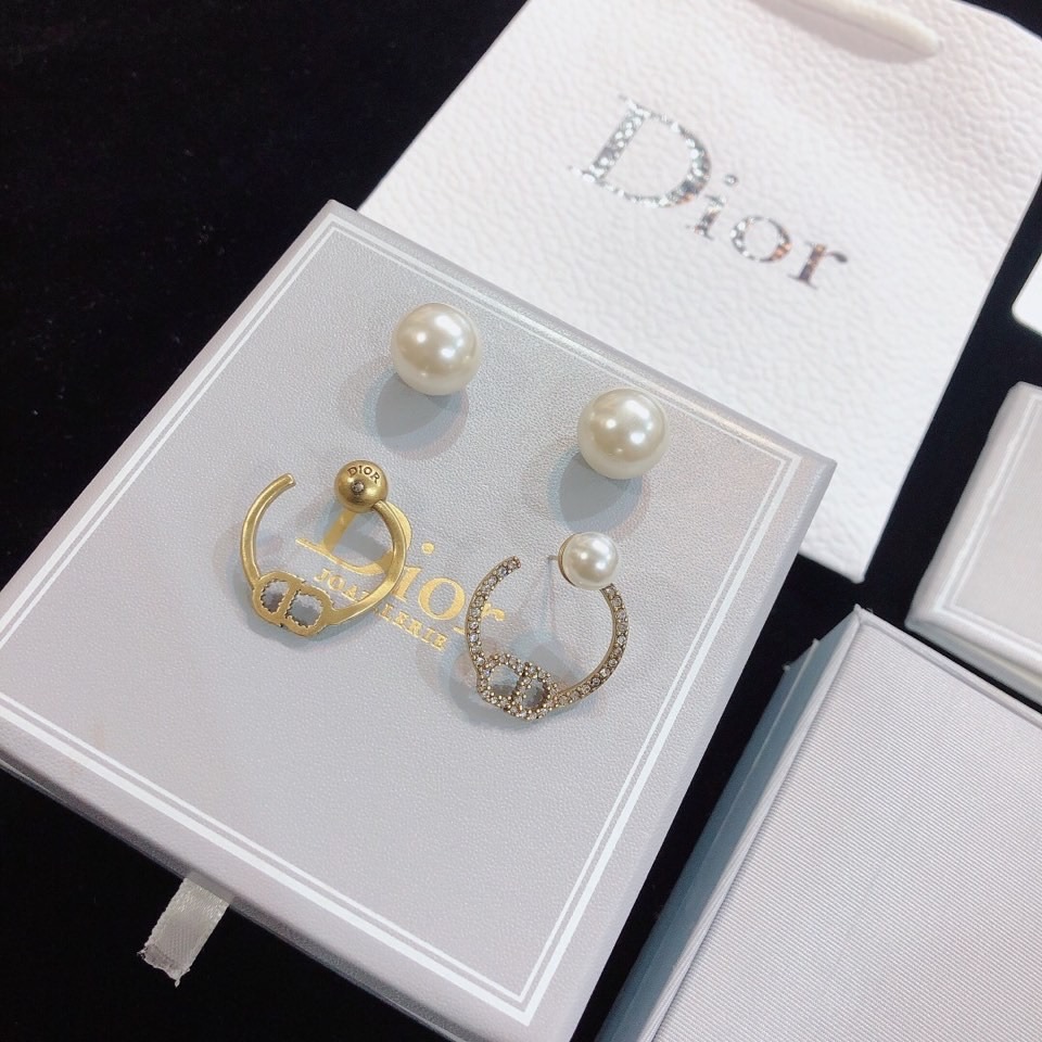 디* 초봄 신상 이어링