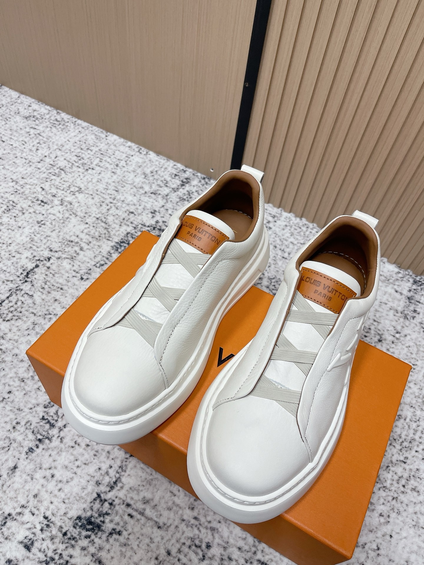 루*비통 25ss 신상 스니커즈