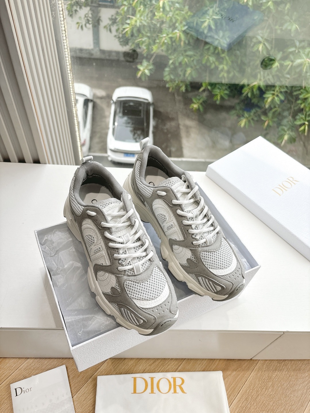 디* 신상 스니커즈