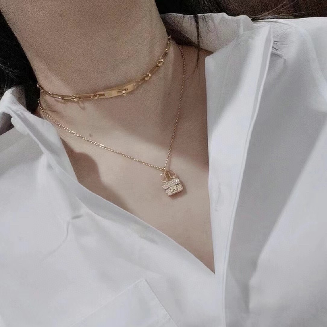 에*메스 콘스탄스 목걸이