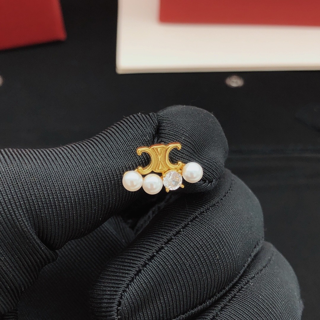 셀*느 최신상품 미니 귀걸이