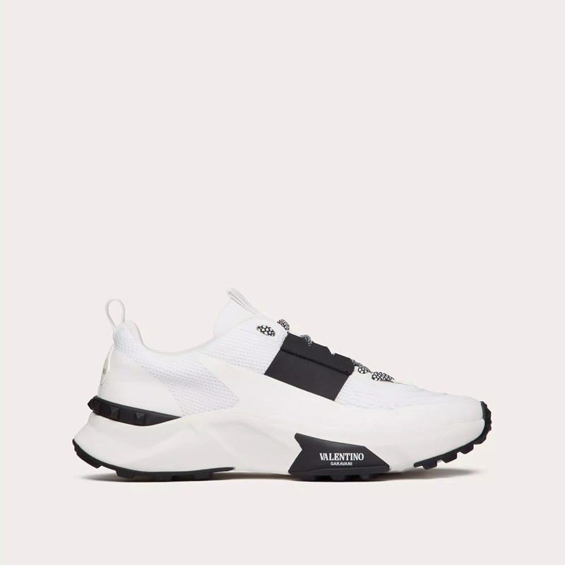 발렌티노 러버라이즈 로우탑 스니커즈 