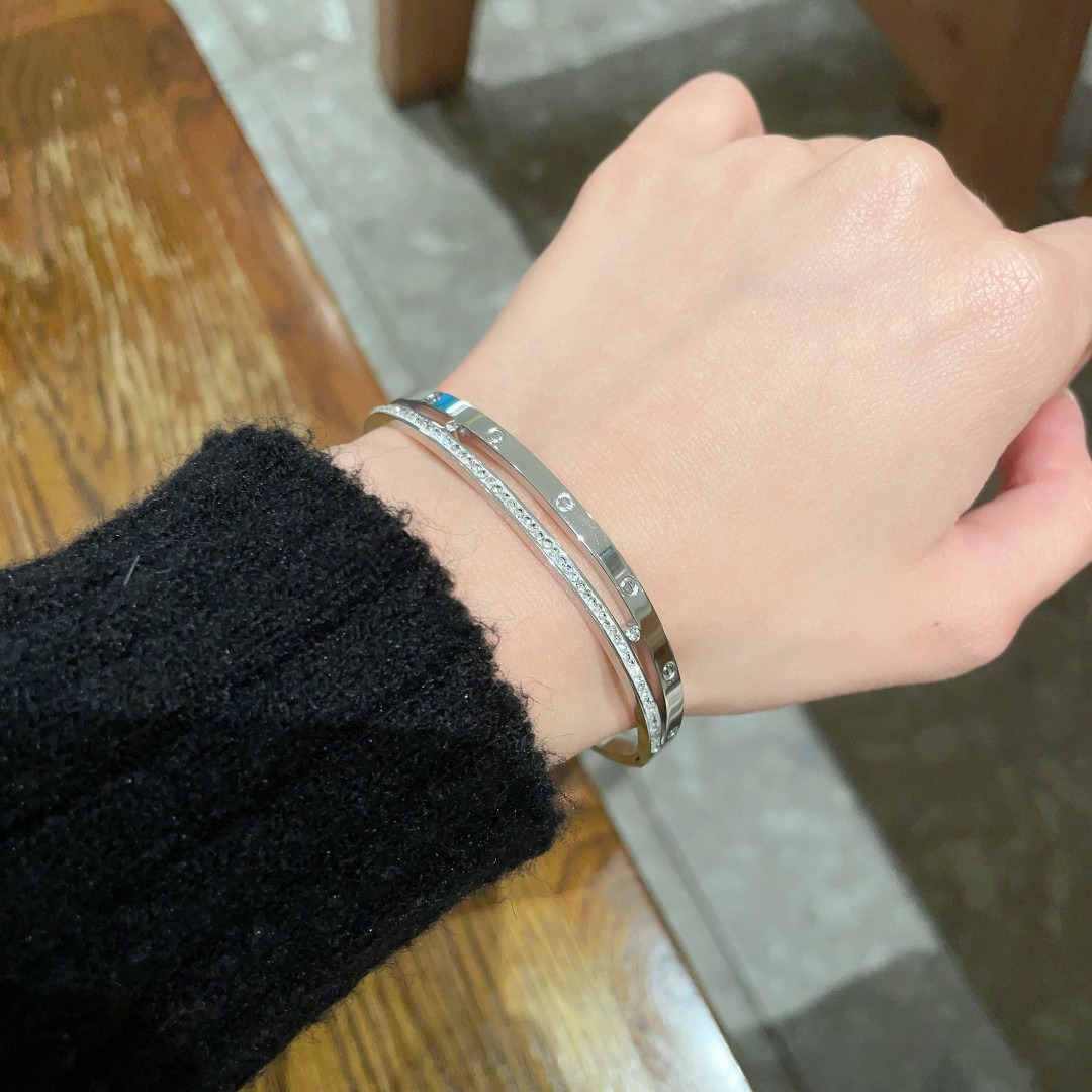 까*띠에 슬림핏 팔찌