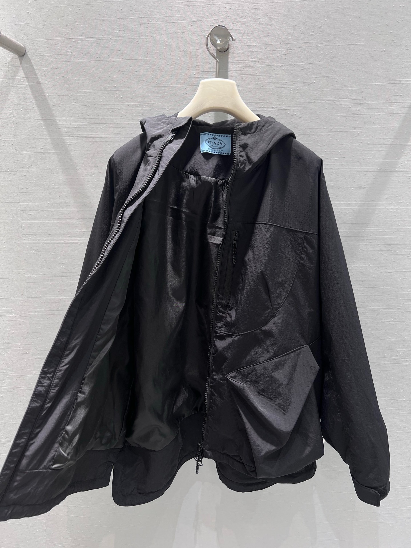 프*다 신상 삼각 로고 후드 바람막이 점퍼