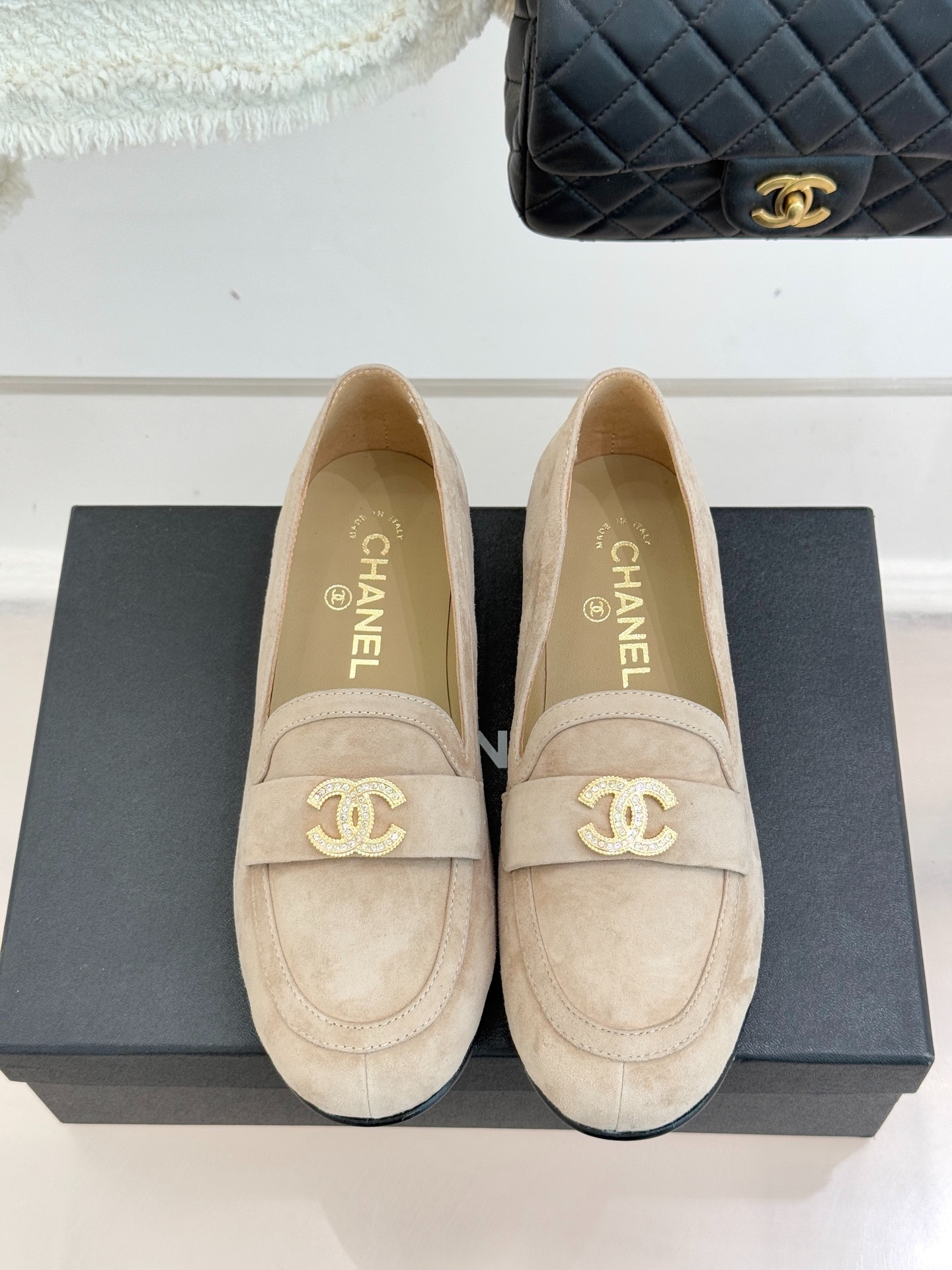 샤* 25A 신상 돔 더블 C 로퍼