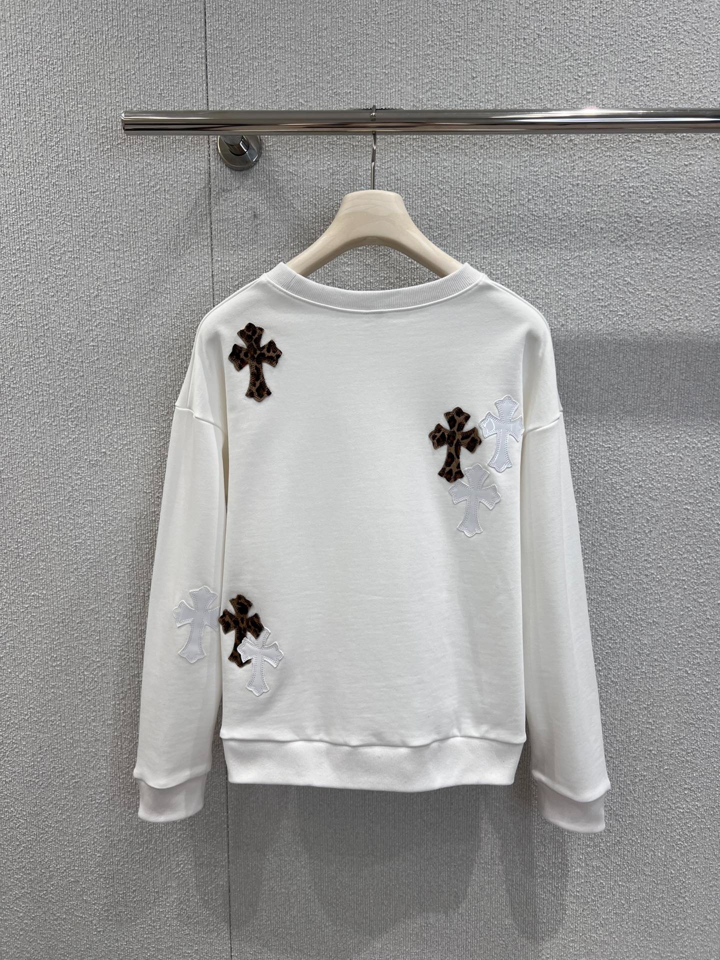 크*하츠 25FW 신상 에나멜 맨투맨