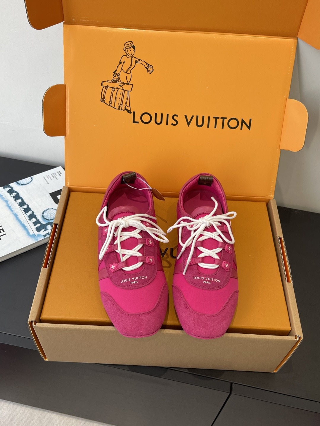 루*비통 커플 스니커즈