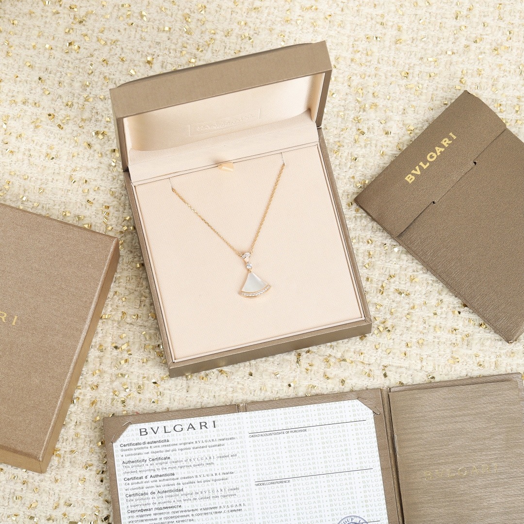 불*리 디바스 드림 네크리스