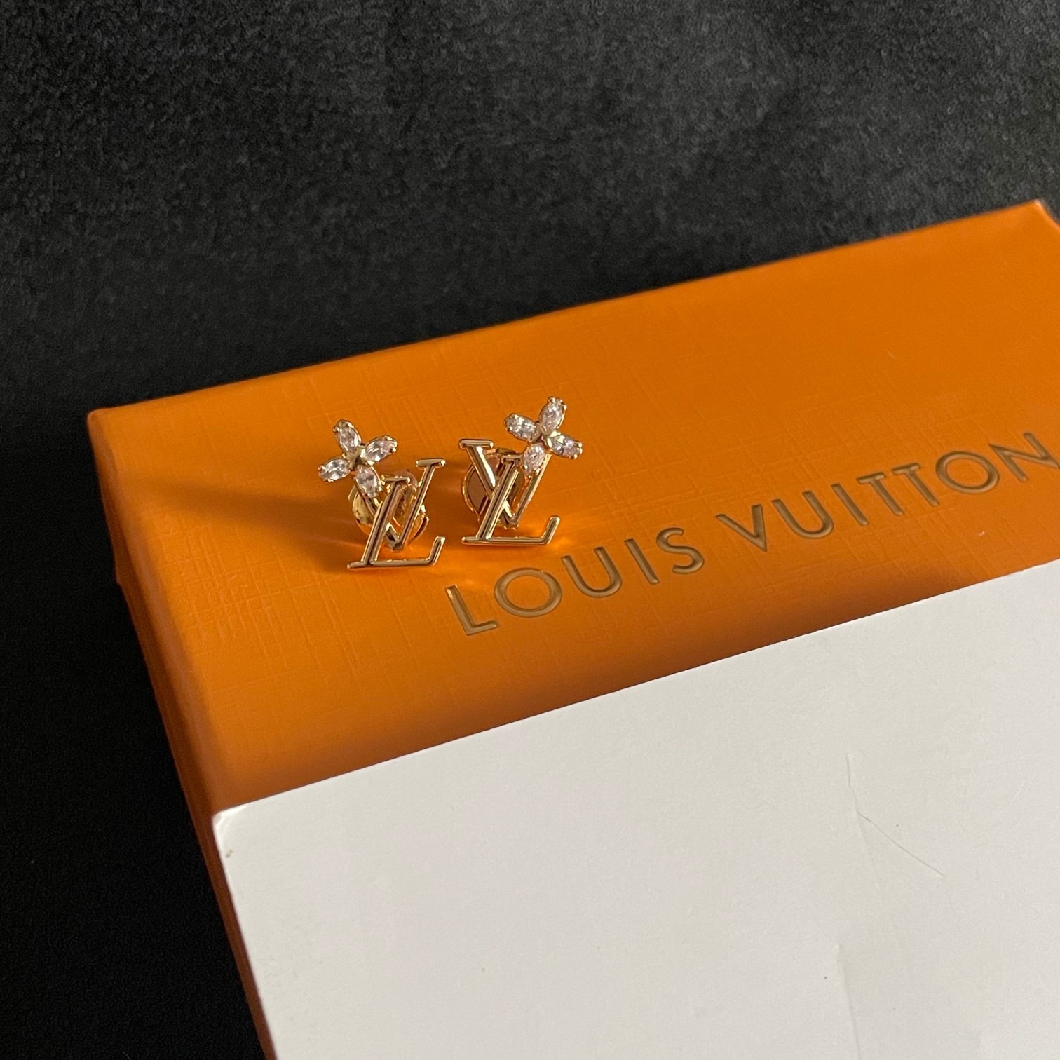 루*비통 아이코닉 플라워 귀걸이