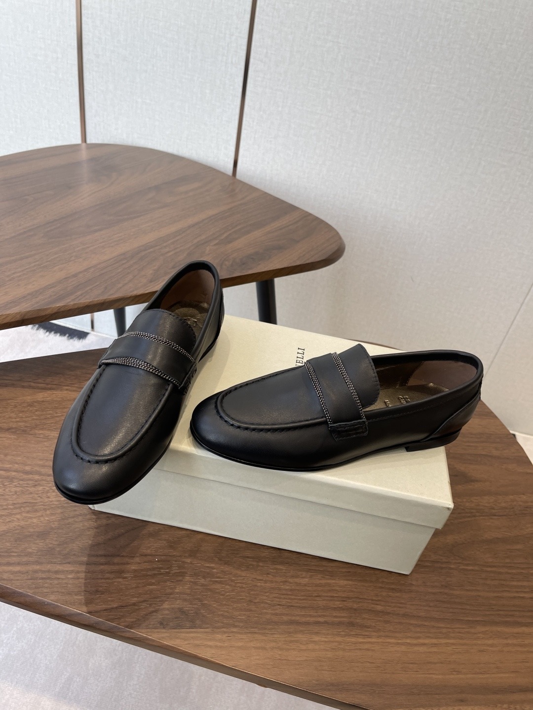 브*넬로 쿠치넬리 25ss 신상 빈티지 로퍼