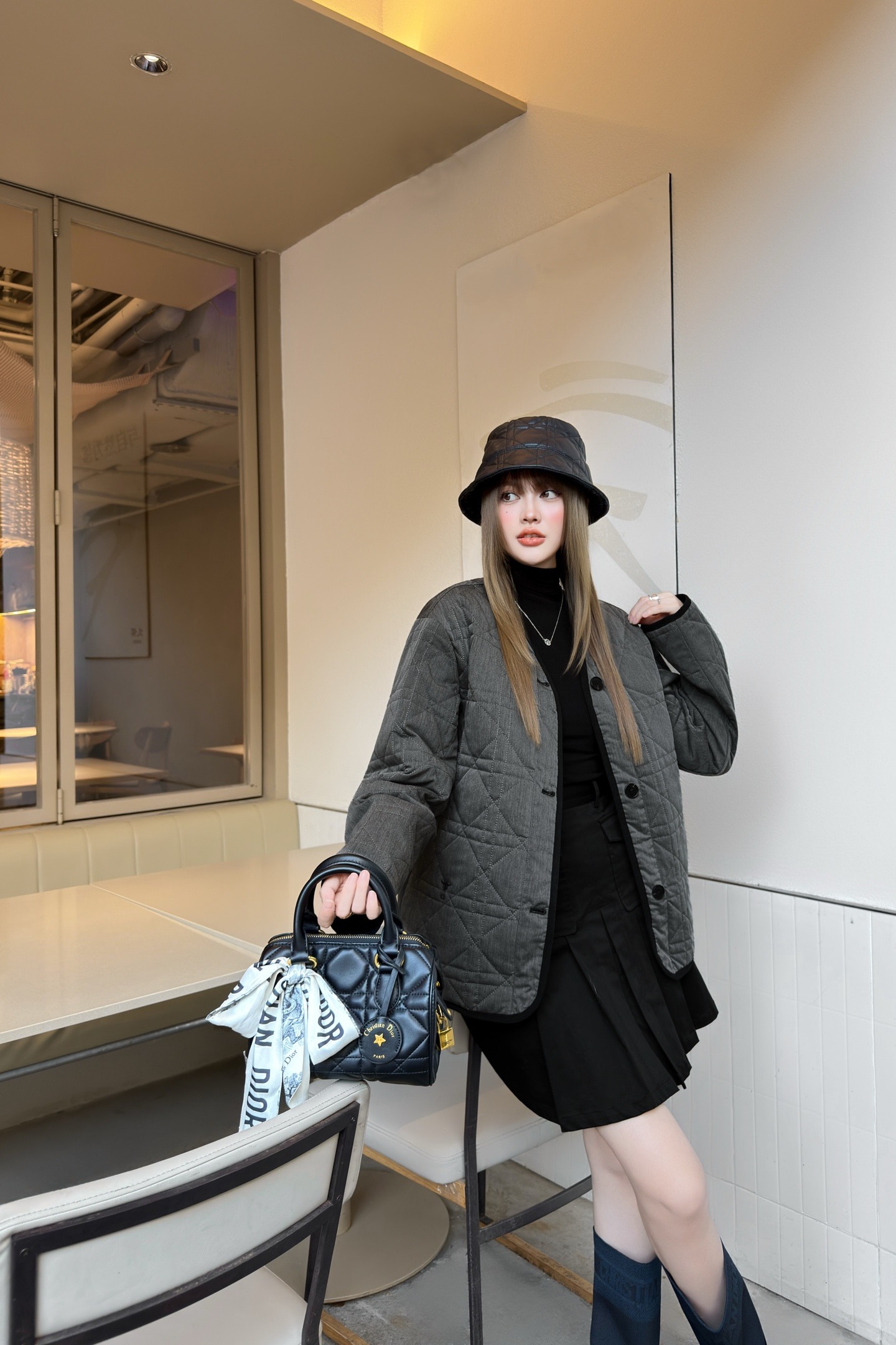 디* 25 신상 그레이 퀼팅 코트