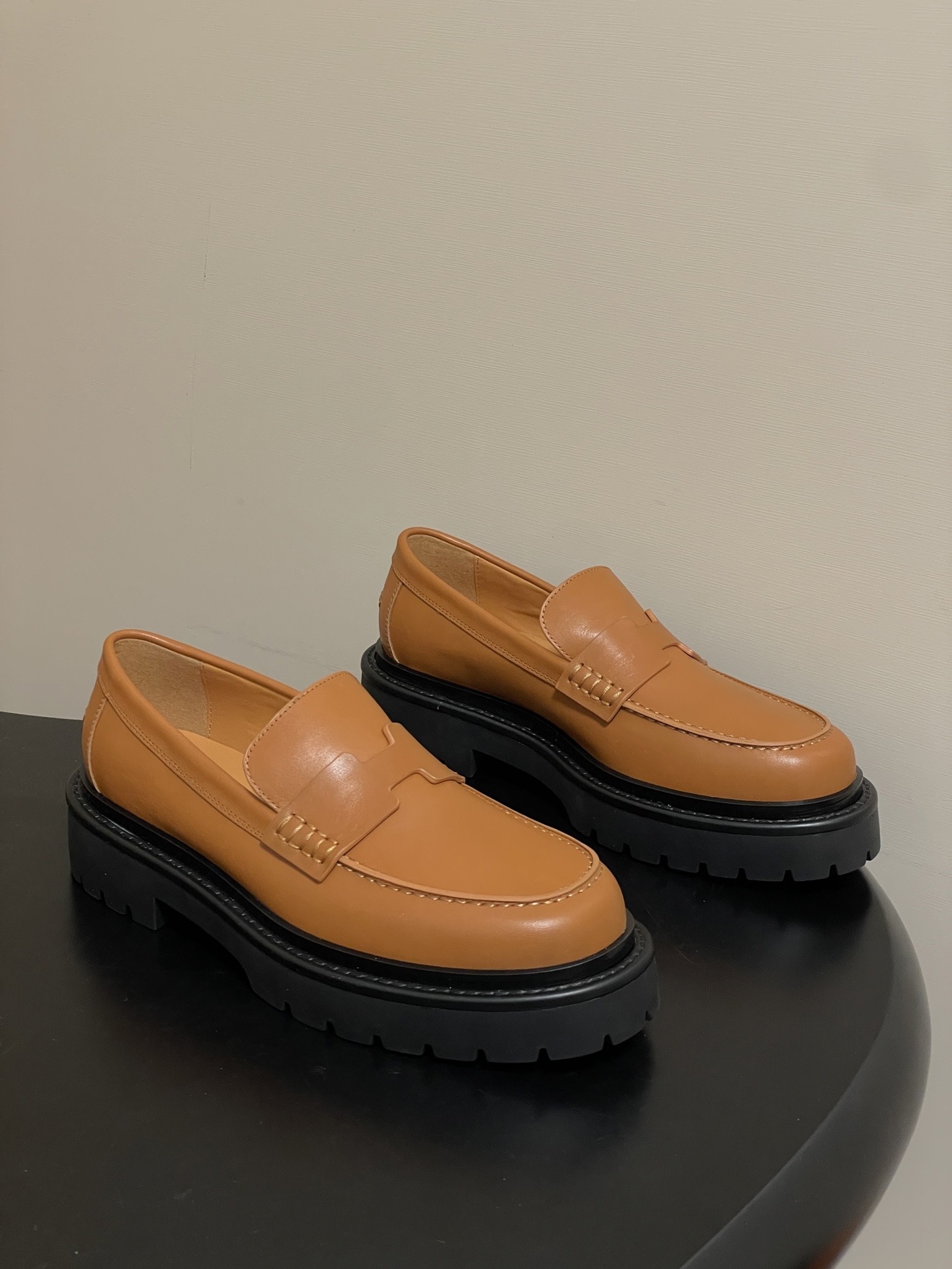 에*메스 클래식 켈리버클 통굽로퍼