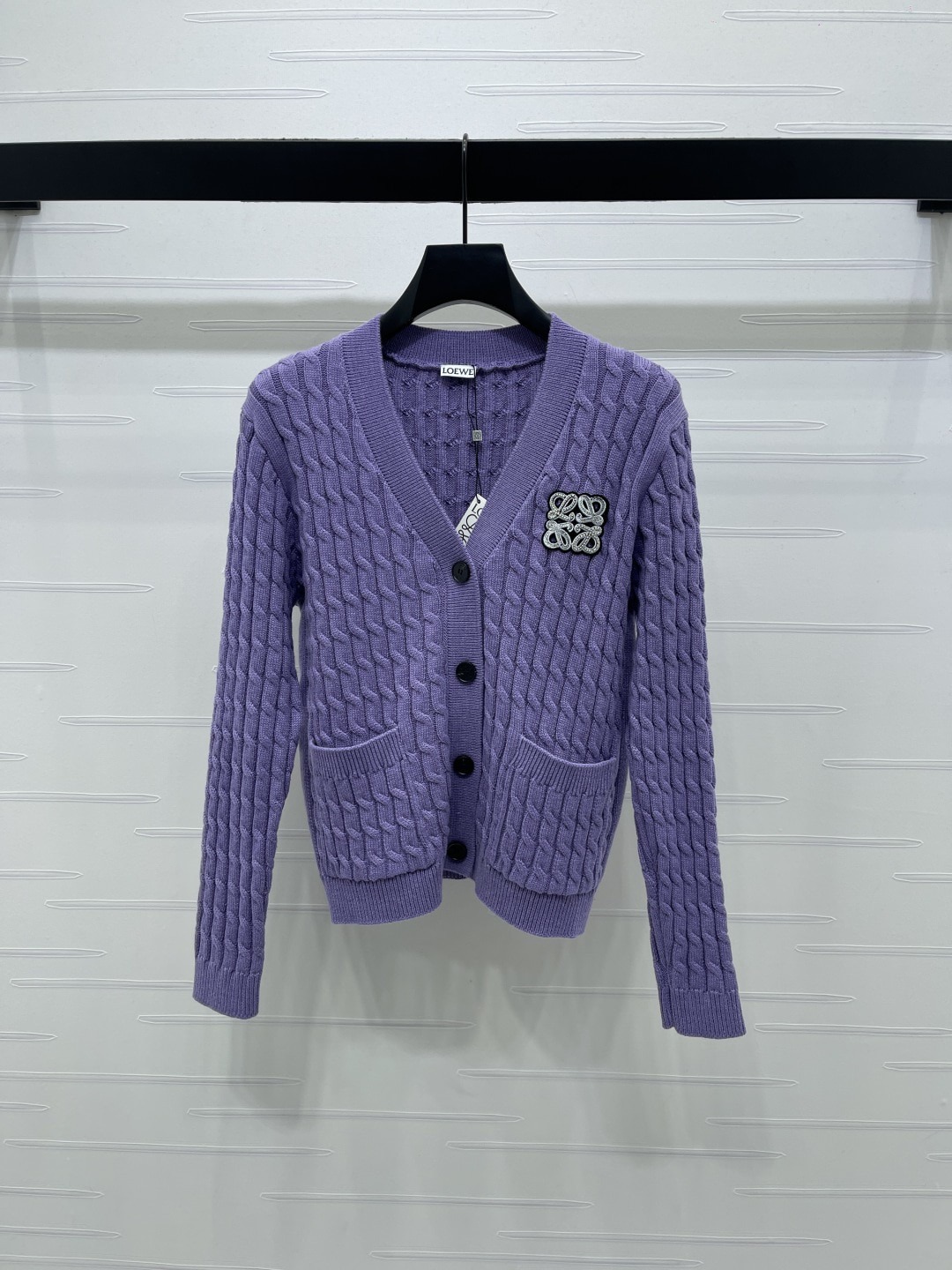 로*베 25 신상 꽈배기 브이넥 니트 카디건