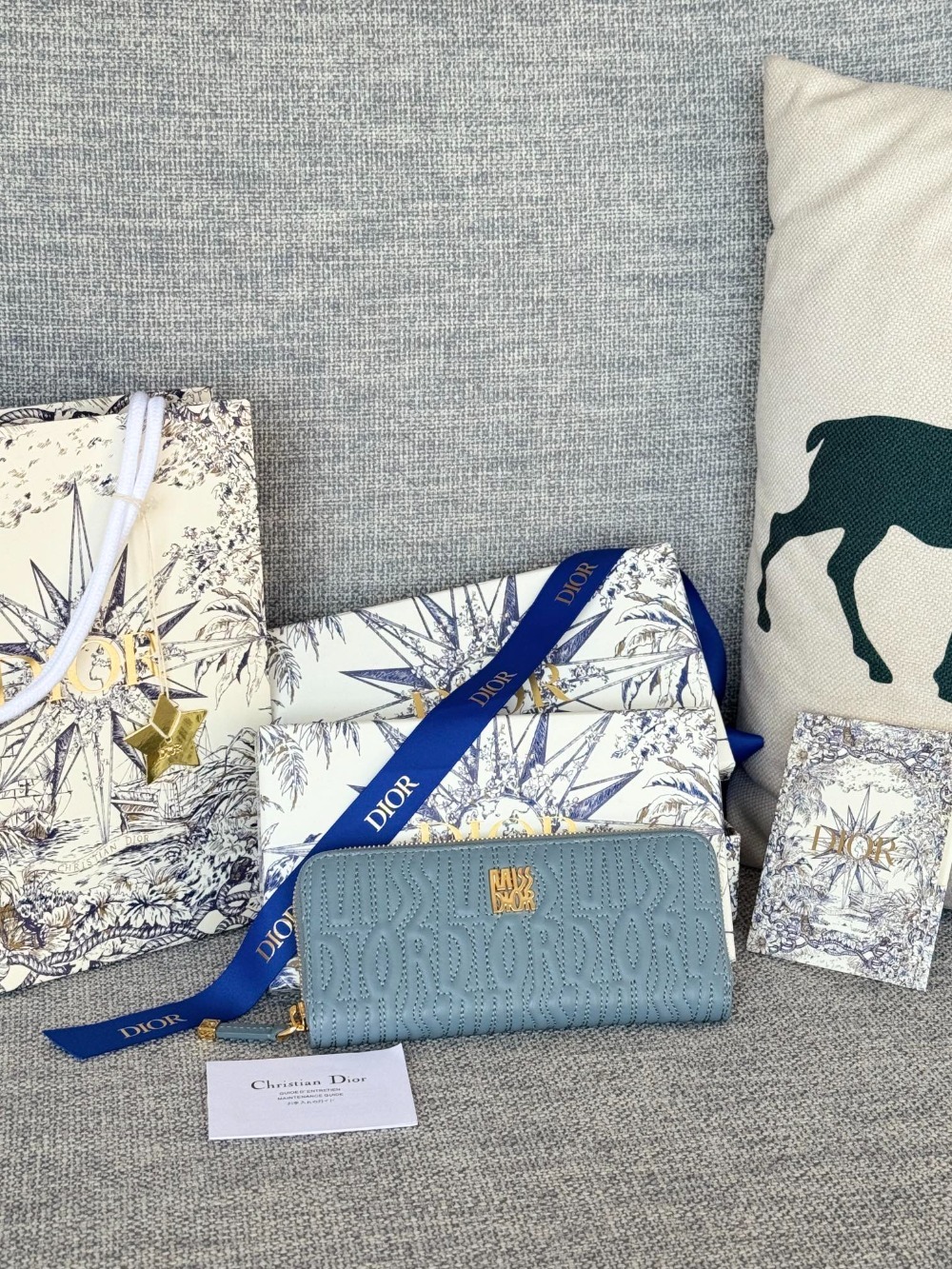 디* Miss D1OR Freesia 장지갑