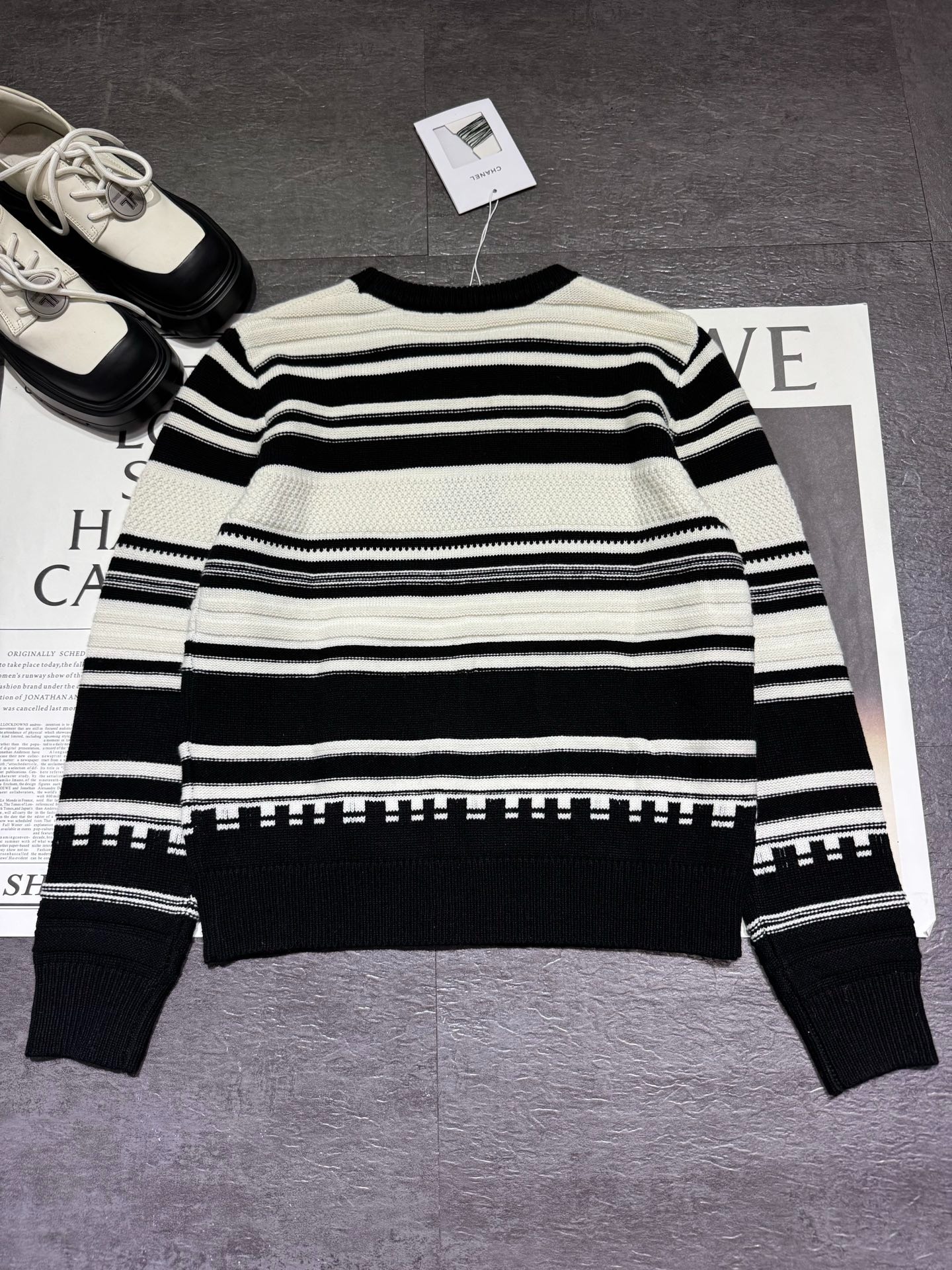 샤* 스트라이프 풀오버 스웨터
