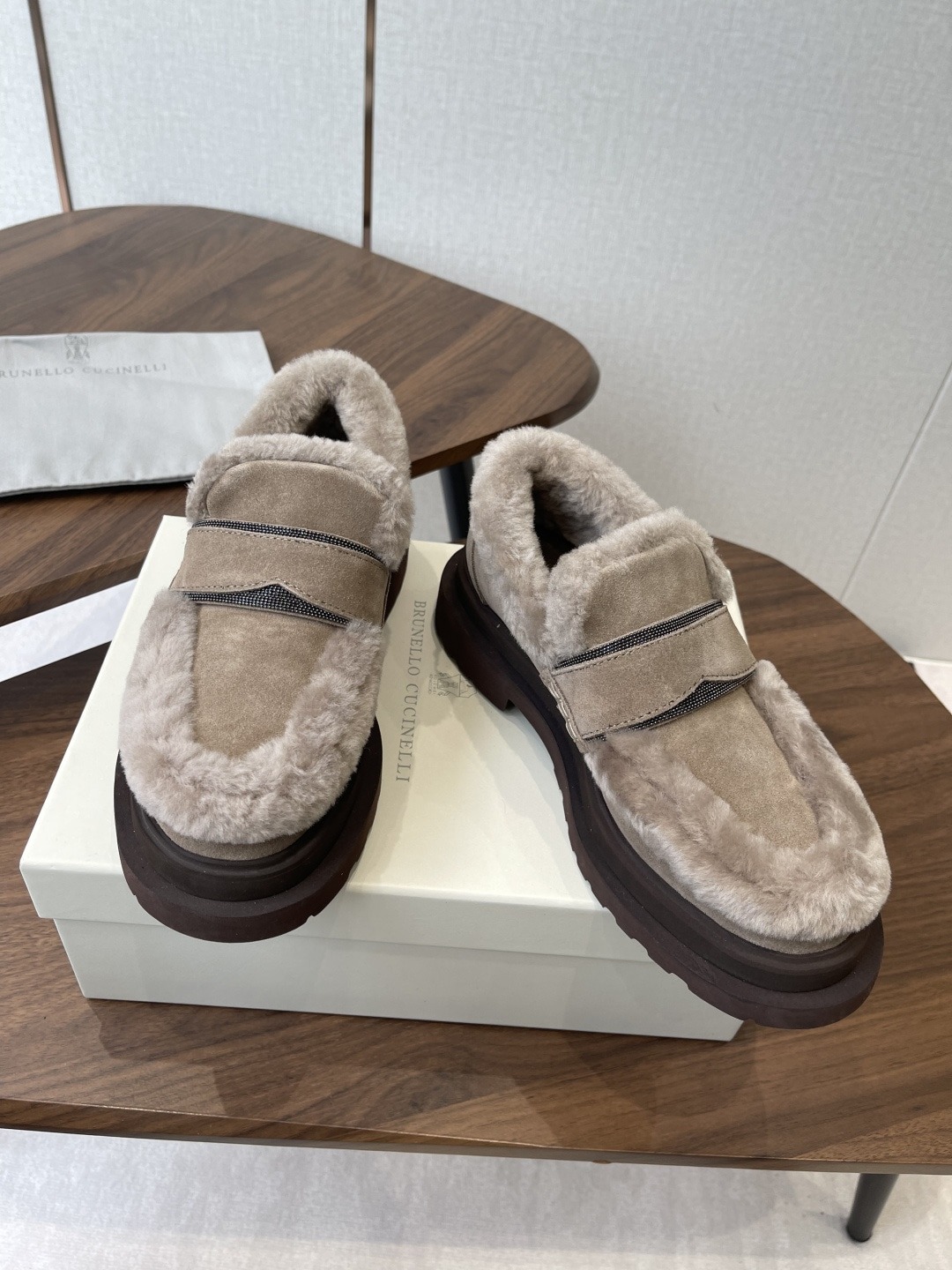 브*넬로 쿠치넬리 신상 털로퍼