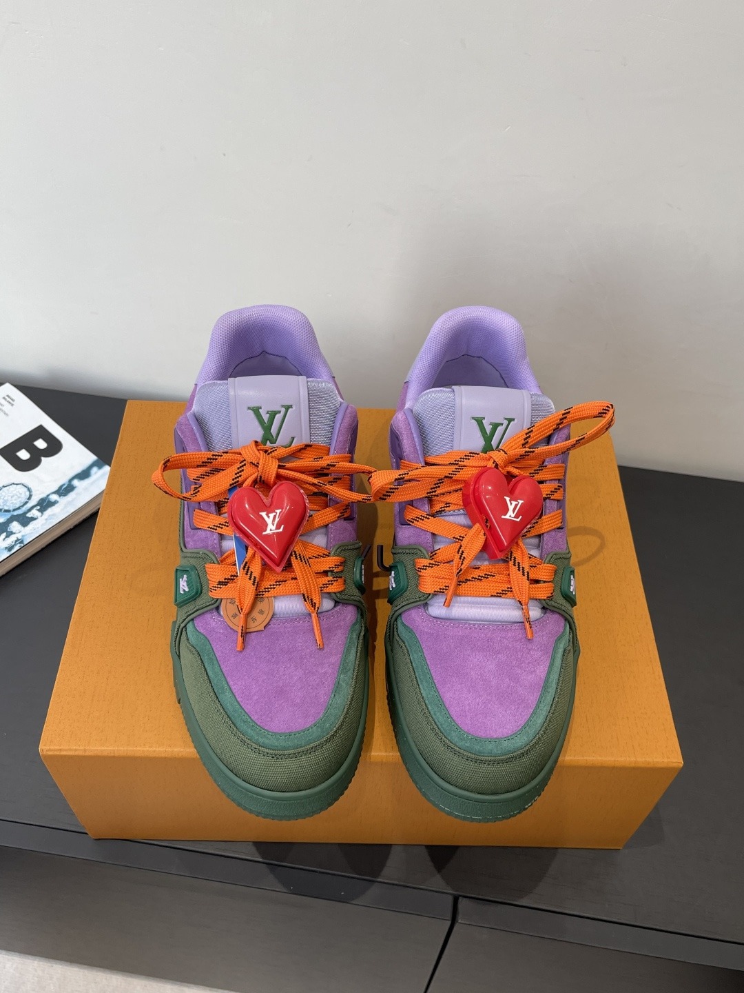 루*비통 신상 보드 커플화