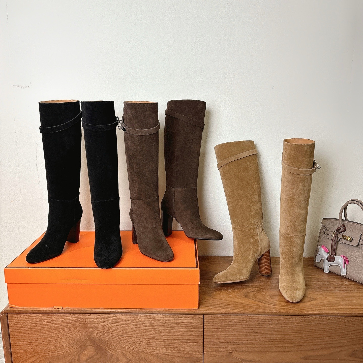 에*메스 신상 스웨이드 앵클부츠