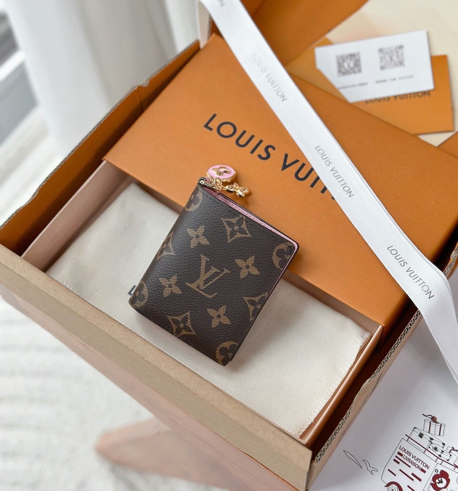 루*비통 리사 윌릿 모노그램 지갑