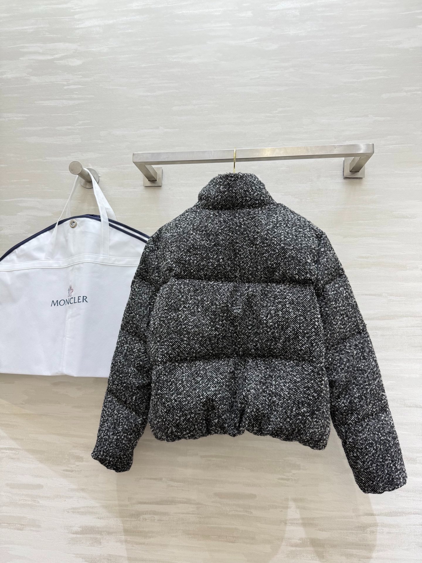 몽*레르 부쿨레 숏다운 재킷