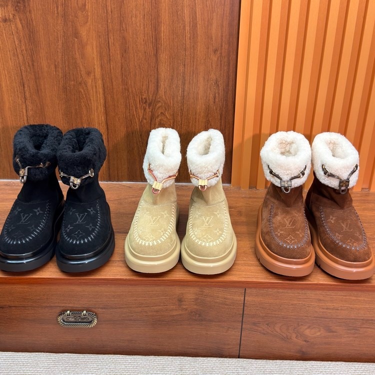 루이비통 코르티나 모노그램 스웨이드 시어링 앵클 부츠